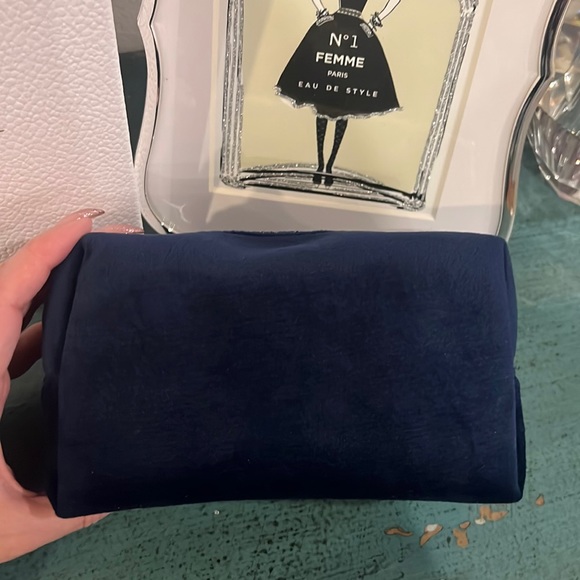 New Dark Blue Dior Makeup Bag and Dior Box - Picture 4 of 8